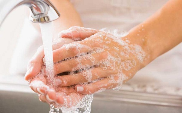 Chọn dung dịch rửa tay để phòng ngừa dịch cúm Corona