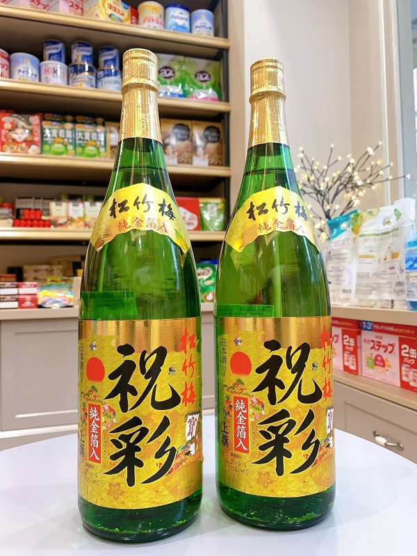 Rượu Sake vảy vàng Kikuyasaka chai xanh 1,8 lít của Nhật 1