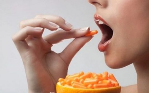 Vitamin C 1000mg ngày uống mấy viên? Đừng uống quá liều